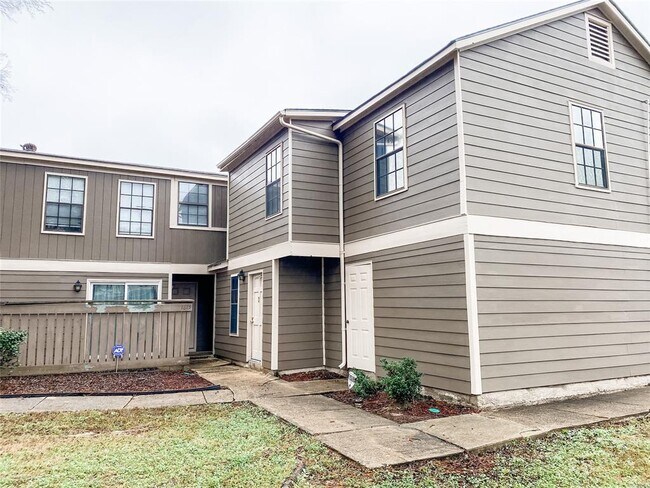 Photo - 1673 E Trinity Blvd