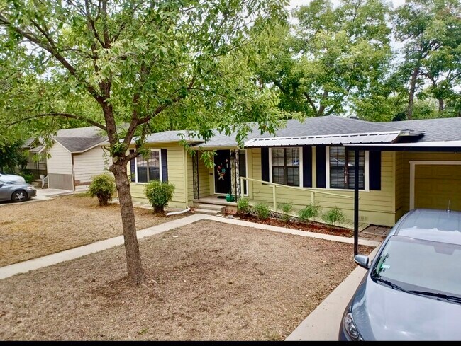 Photo - 214 Coyle Pl