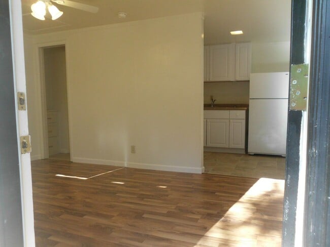 Building Photo - 624/628 Unit 628 Rental
