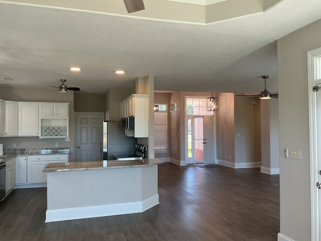 Photo - 546 Stonemason Dr