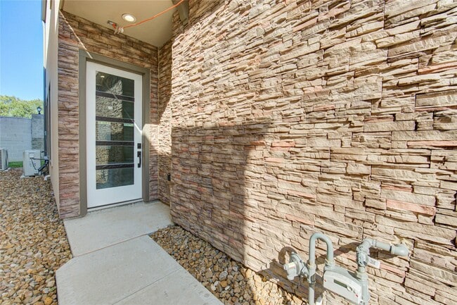 Photo - 2920 El Fenice Ln