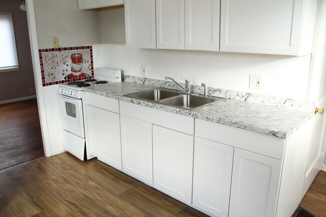 Photo - 3302 Karl Rd