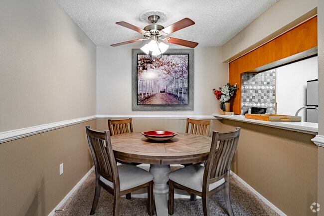 2HAB, 2BA - 853SF - Summerhill Woods Apartments