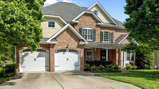 Building Photo - Stunning Newly Remodeled 5BD, 4BA Raleigh ... Rental