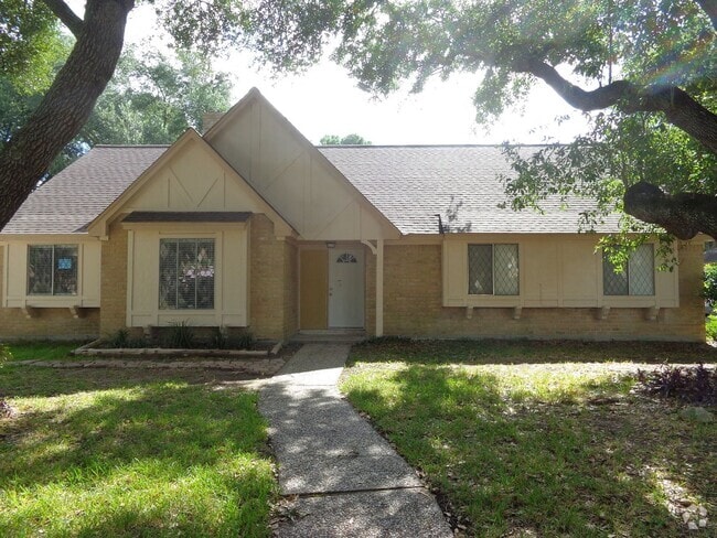 Building Photo - Triditional Spring Branch Beauty Rental
