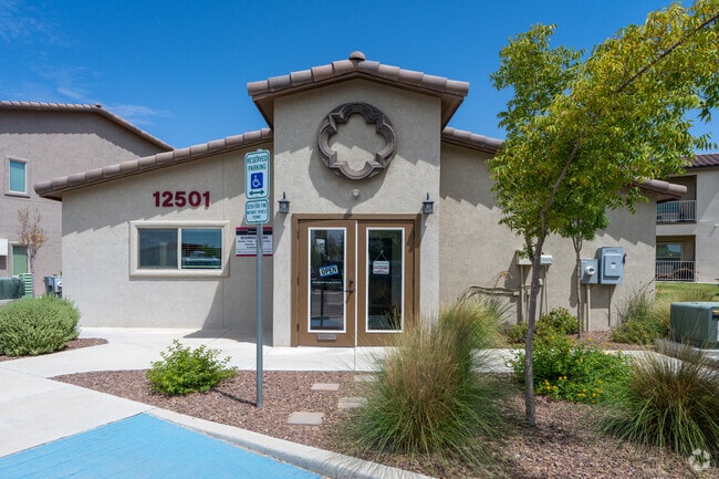 Oficina de arrendamiento - Chapel Hill Place