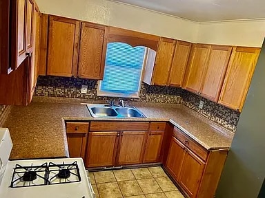 Photo - 2621 Davison Rd