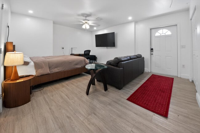 Photo - 10754 Tamis Trail Unit B
