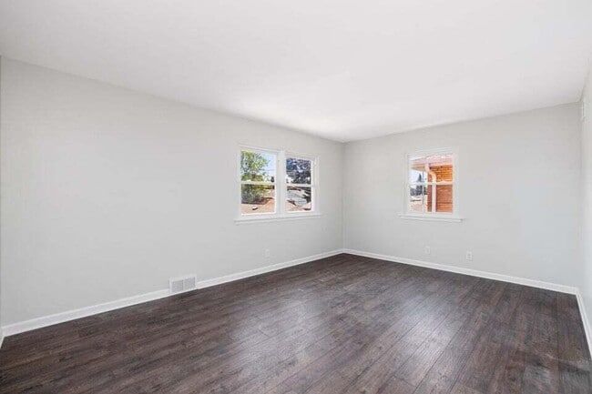 Photo - 3308 S 26th St