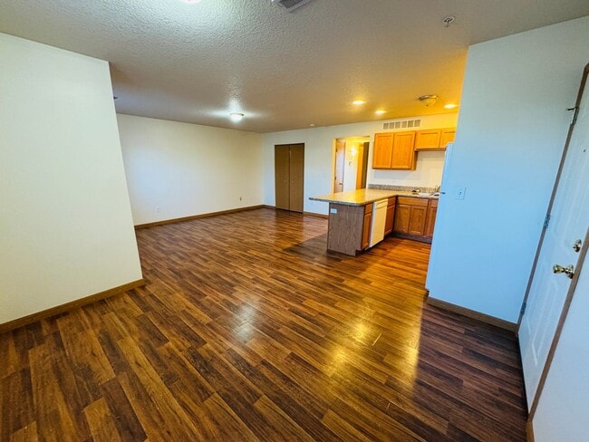 Photo - Lakeland Villa Apartments