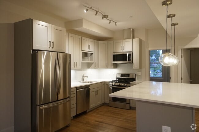 Building Photo - 2515 University Pl NW Unit A Rental
