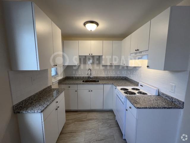 Building Photo - 1 bedroom in Boston MA 02135 Rental