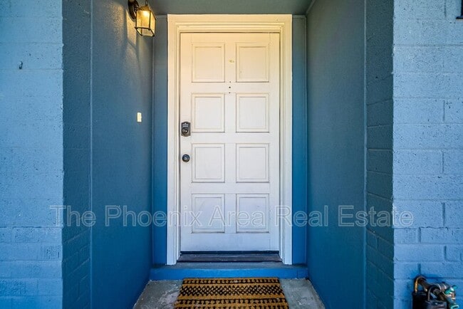 Photo - 1102 N 72nd Pl