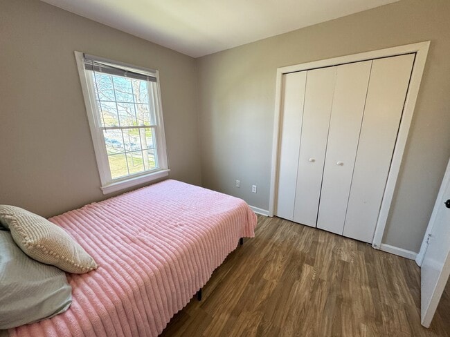 Bedroom 3 - 202 Huntington Ln