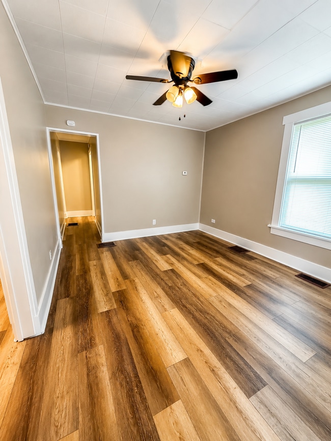 Photo - 913 N Wesley St