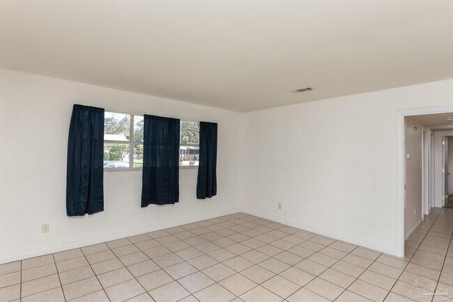 Photo - 4513 Guerlain Way