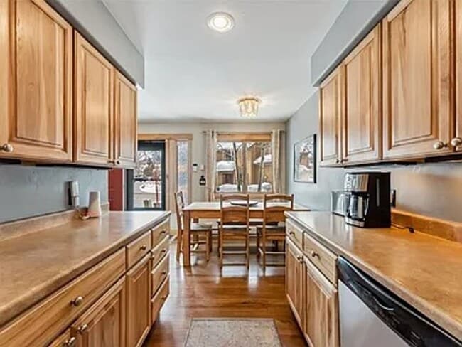 Photo - Winter Seasonal Rental- Woodworks 6726