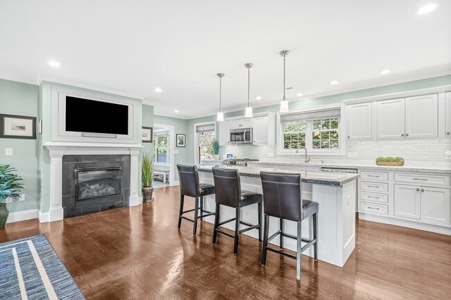 Photo - 10 Bellevue Ave