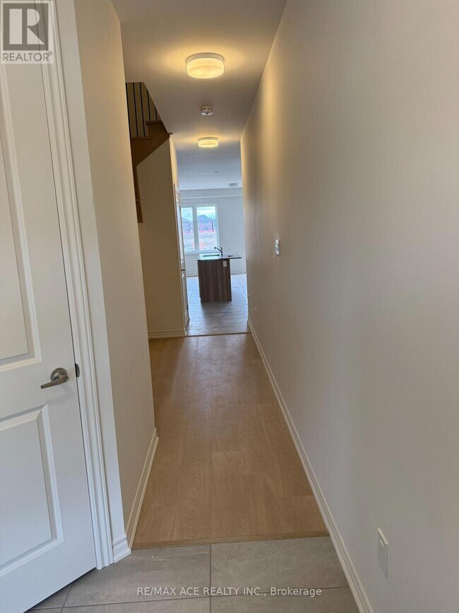 Photo - 125 Sanderson Dr