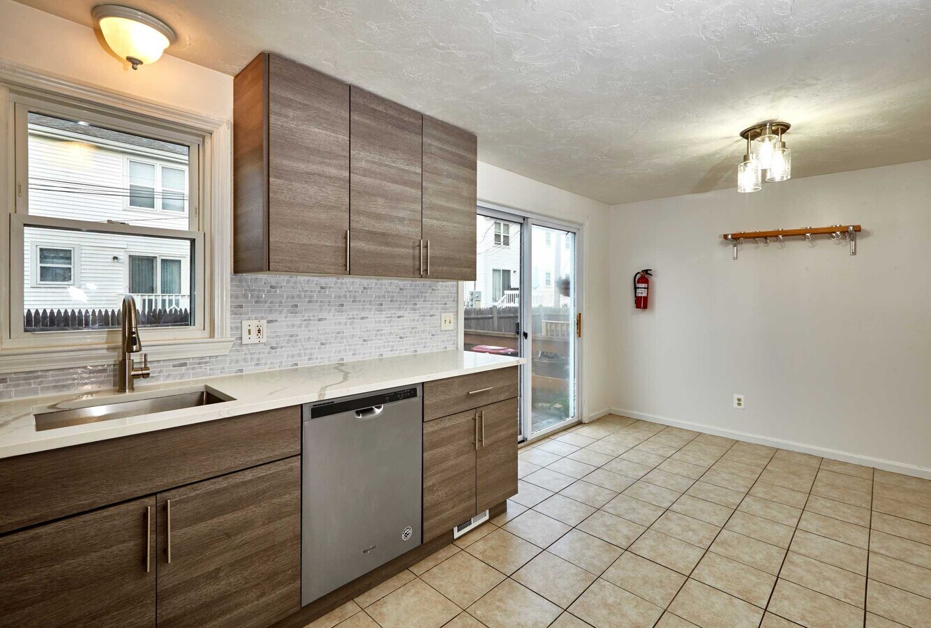 Photo - 31 Reservoir St