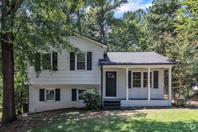 Building Photo - Cute 3/1.5 Close to RTP Rental