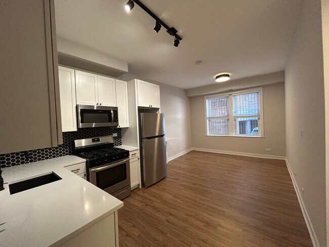 Photo - 648 W Wrightwood Ave