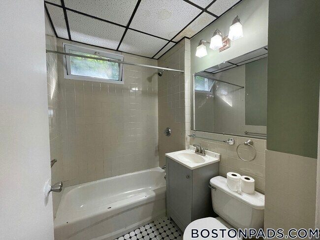 Building Photo - 2 Torpie St