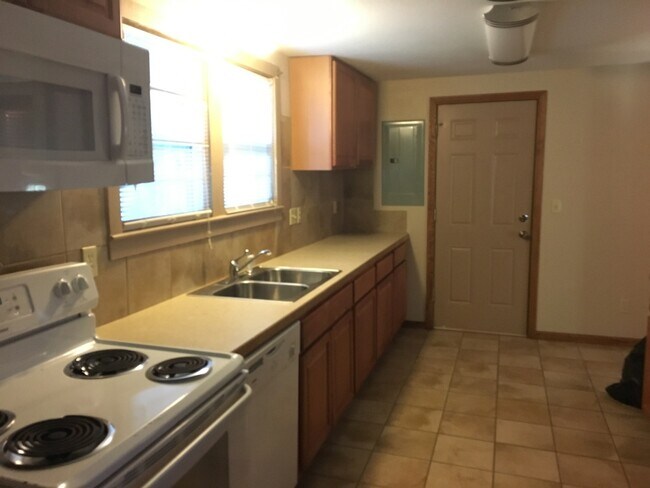 Photo - WH-Main Duplex Unit WH-232