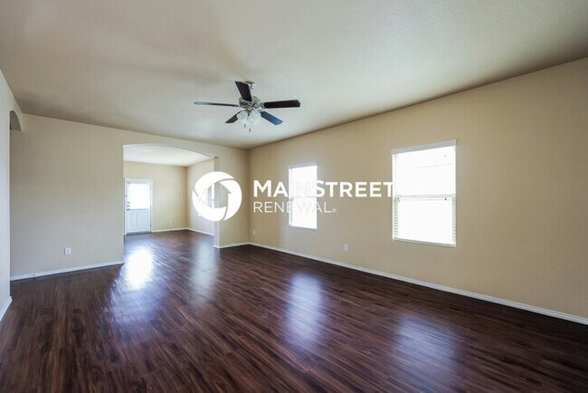 Photo - 3 Bedroom Pet-Friendly Home in San Antonio, TX with Main Street Renewal