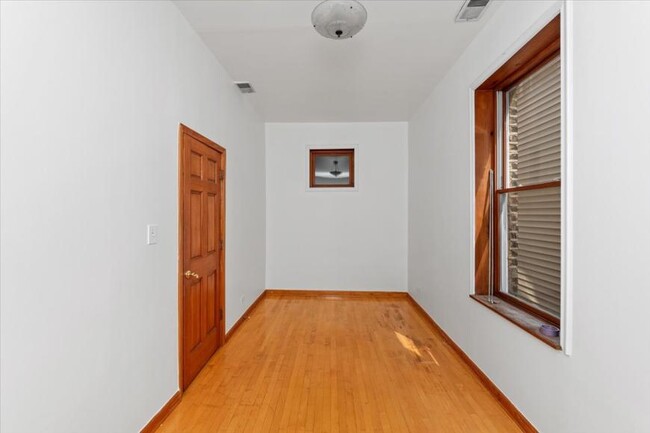 Photo - 2 bedroom in Chicago IL 60647 Unidad 2