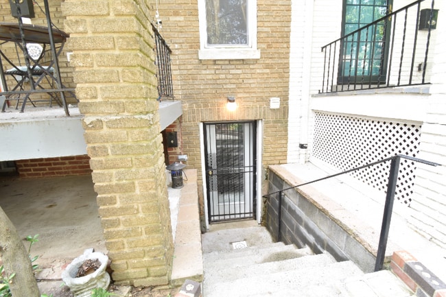 Photo - 620 Princeton Pl NW