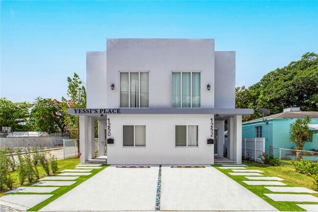 Building Photo - 1252 NW 39th St Unit 1252