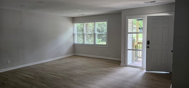 Photo - 26 Erskine Ln