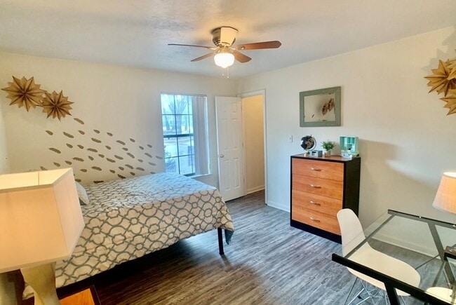Building Photo - Bradford Oaks Rental