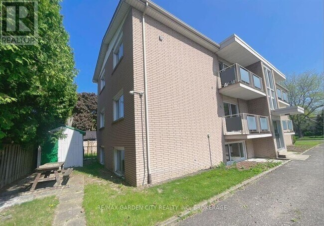 Photo - 15 John St Unit 1
