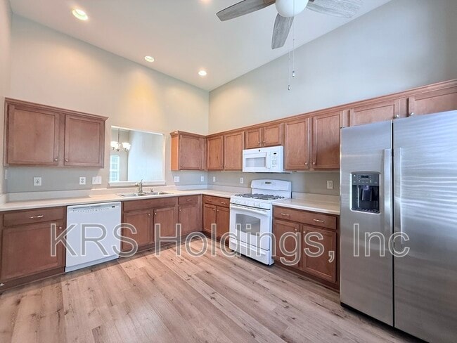 Photo - 232 N Honey Springs Ave