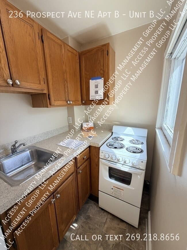 Photo - 236 Prospect Ave NE Unit B