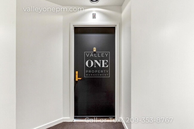 Building Photo - Panoramic San Francisco Bay Views and Unbe... Unit 822 Rental
