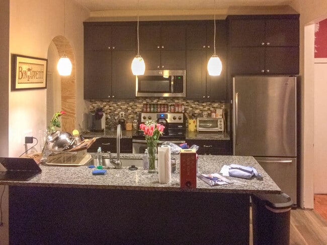 Building Photo - 40 Chester St Unit 3