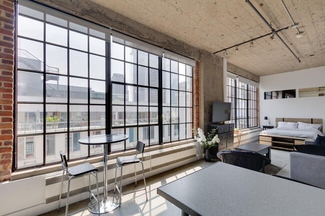 Photo - 454 Rue De la Gauchetière O