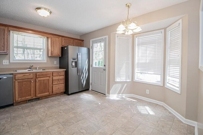 Photo - 101 Monarch Ln