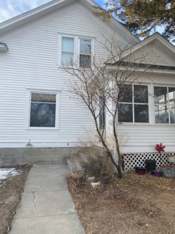 Photo - 220 4th Ave E