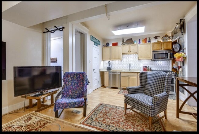 Photo - 821 Randolph St NW Unit 3