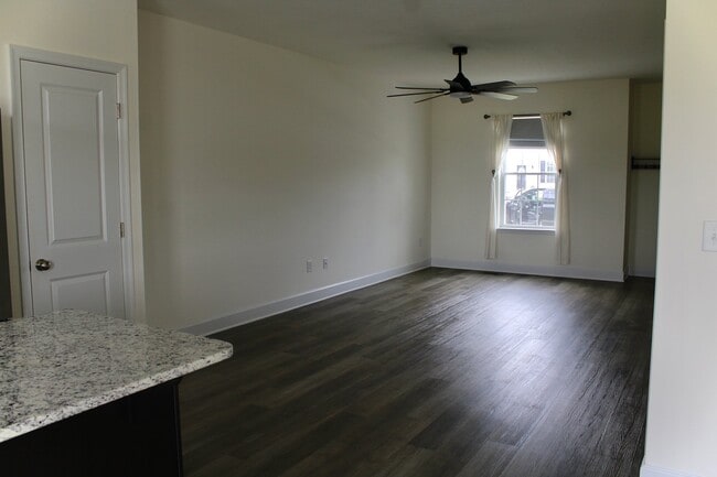 Photo - 3764 Castle Dr Unit 3764