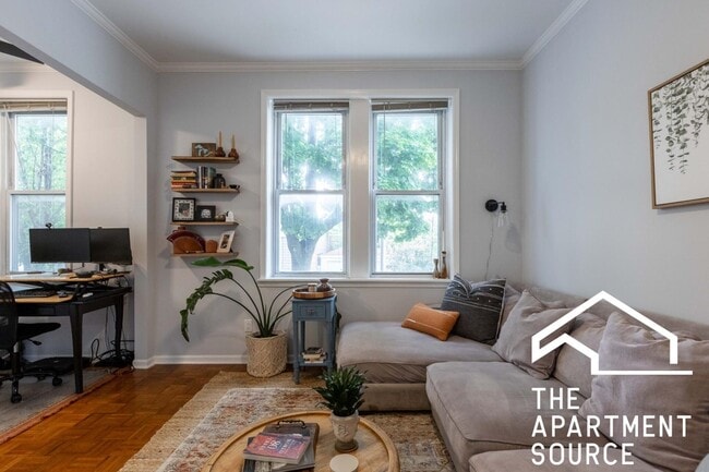 2215 W Wellington Ave Unit 1F