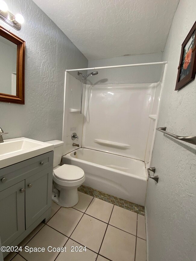 Photo - 835 Kanawha St