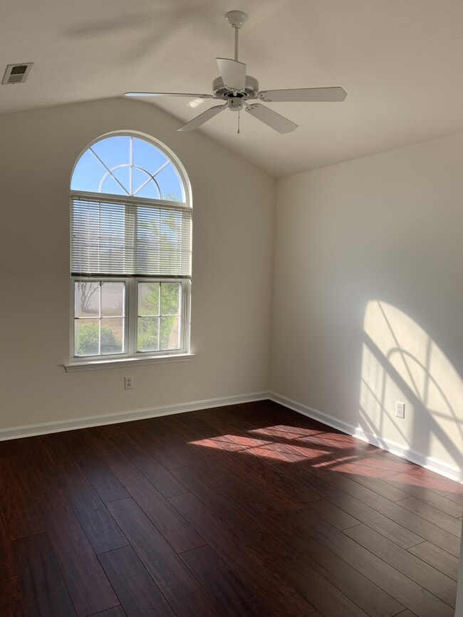 Photo - 576 Wildflower Trl