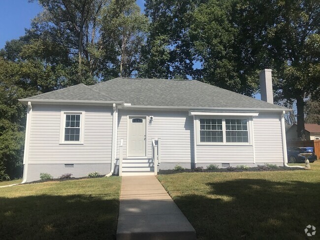 Building Photo - 306 West Ave Rental