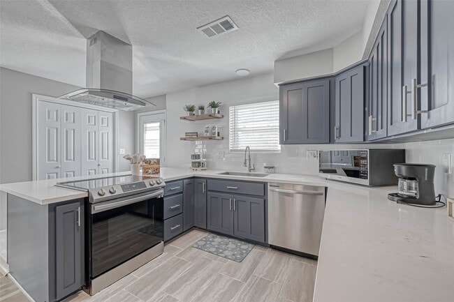 Photo - 1310 Antigua Ln