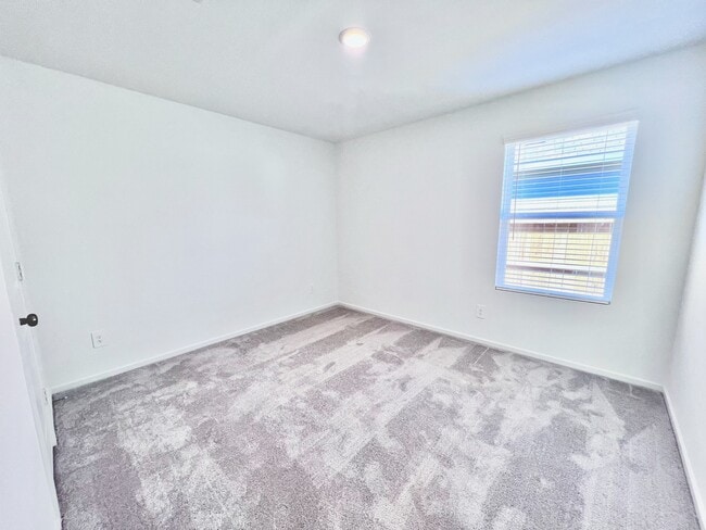Photo - 1392 Diamond Carnation Dr